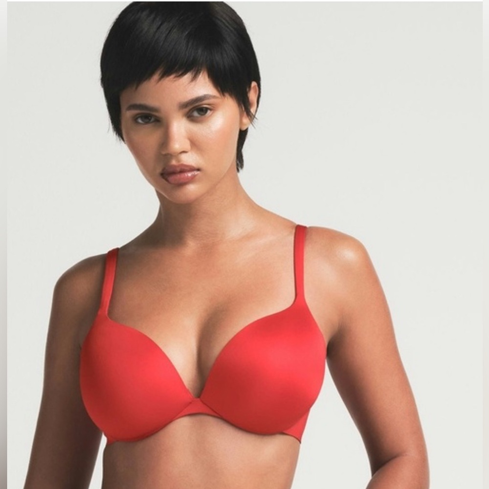 SKIMS Ultimate Push Up Plunge Bra